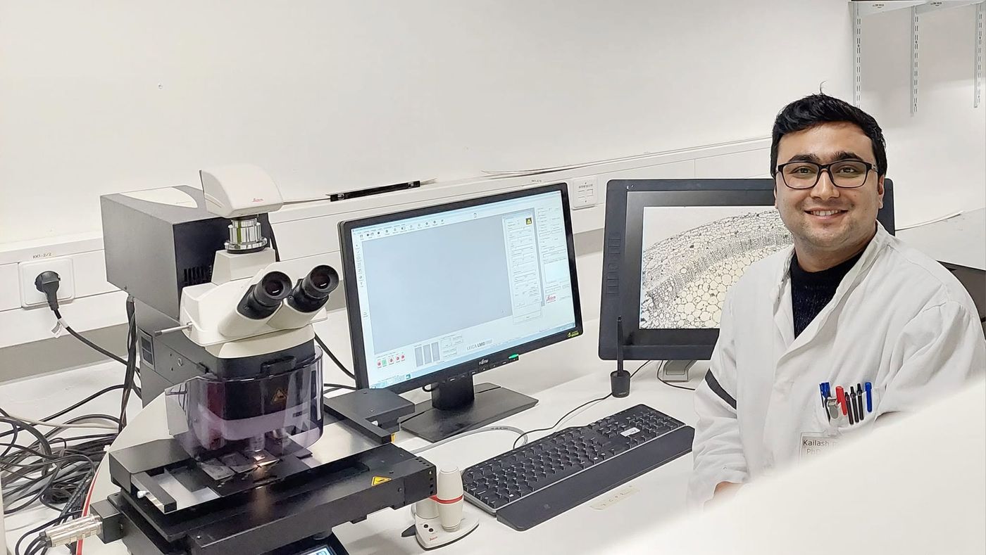 Kailash at the Leica laser microdissection microscope